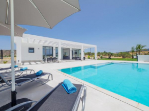 Cubo's Los Javieles Infinity View Pool